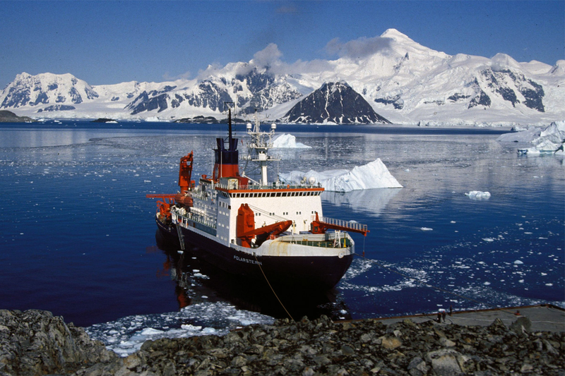 Illustration for article titled The Magnificent Evolution of Polar Icebreakers